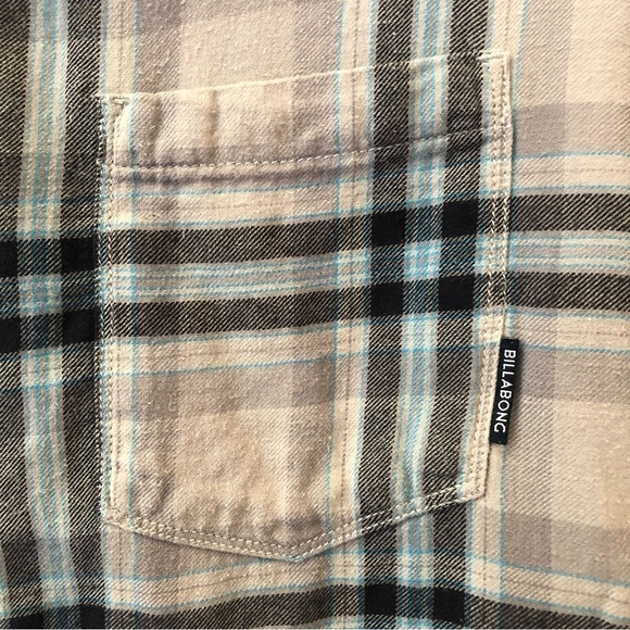 Billabong /Core Fit /Stretch/Flannel / button up/ Size M - Picture 2 of 12